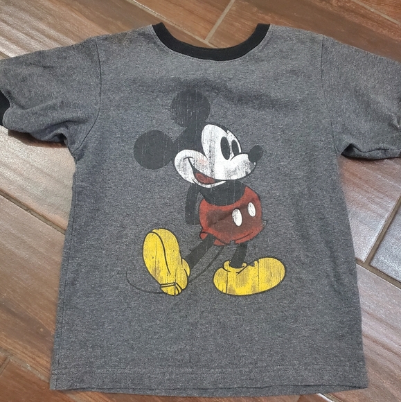 Disney mickey mouse shirt size xs kids gits size 5-6 kids